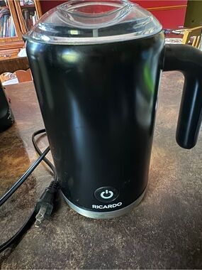 Black Electric Milk Frother and Steamer